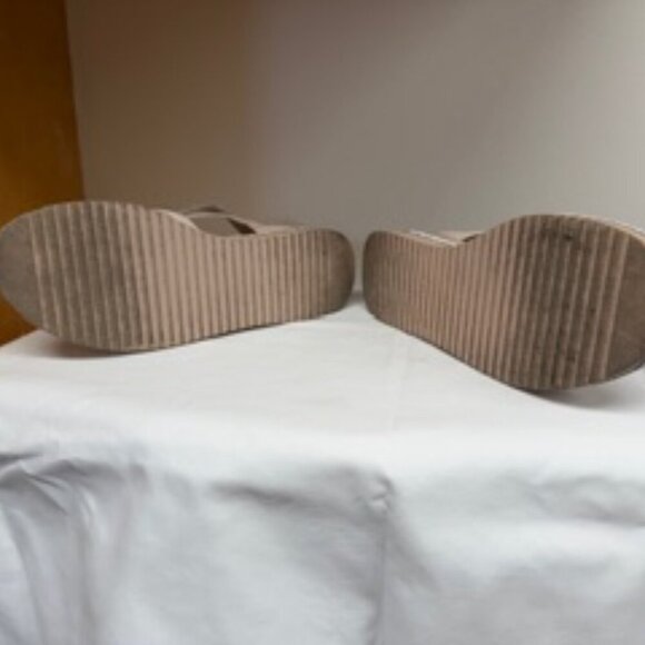 Light Pink Strappy Sandals w Back Zip 41/9.5 - Picture 7 of 8